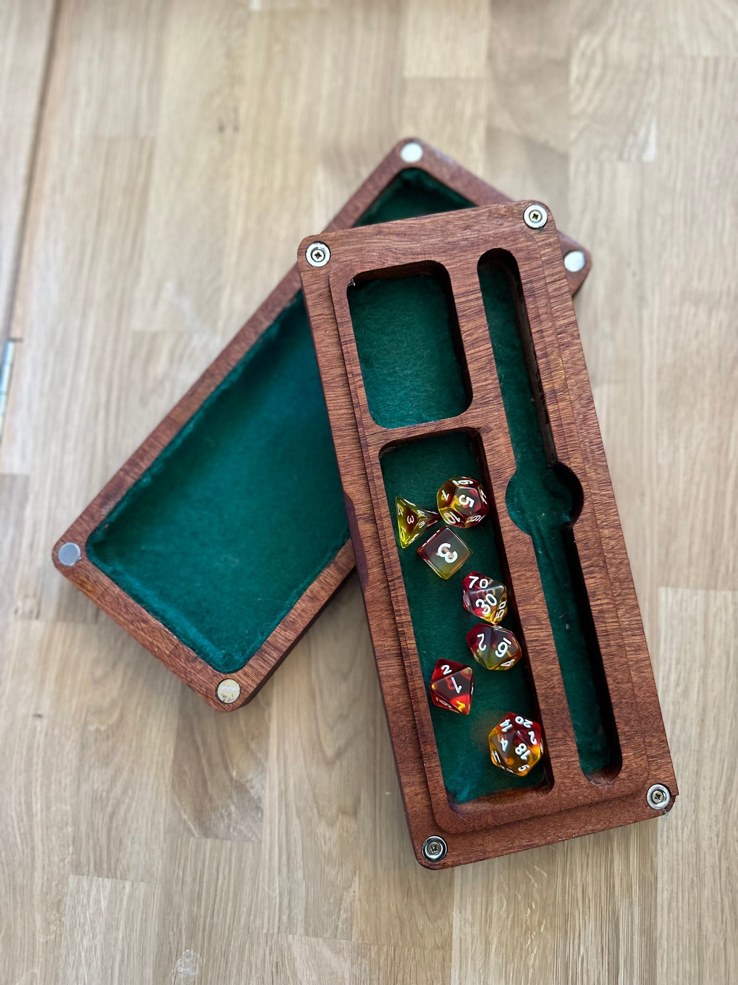 Rectangular dice box variant 2