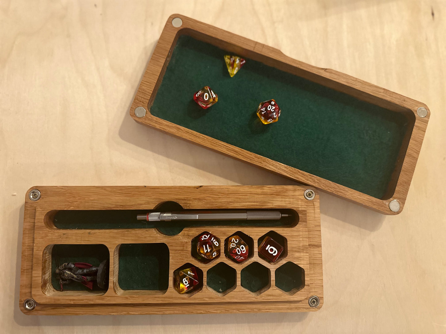 Rectangular dice box variant 3