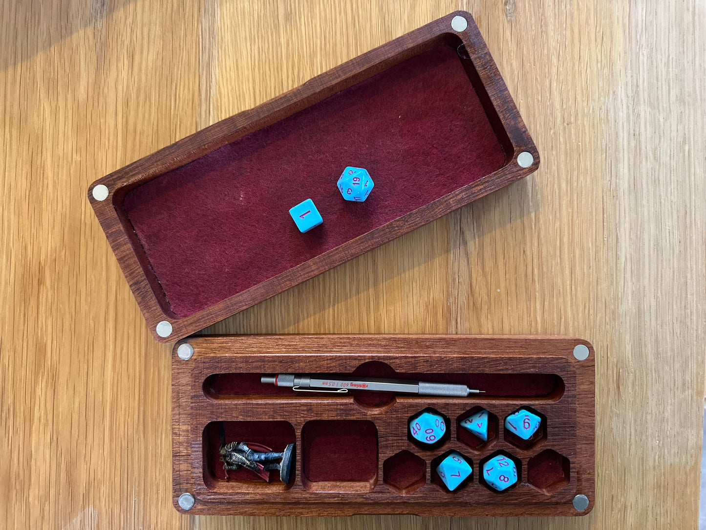 Rectangular dice box variant 3