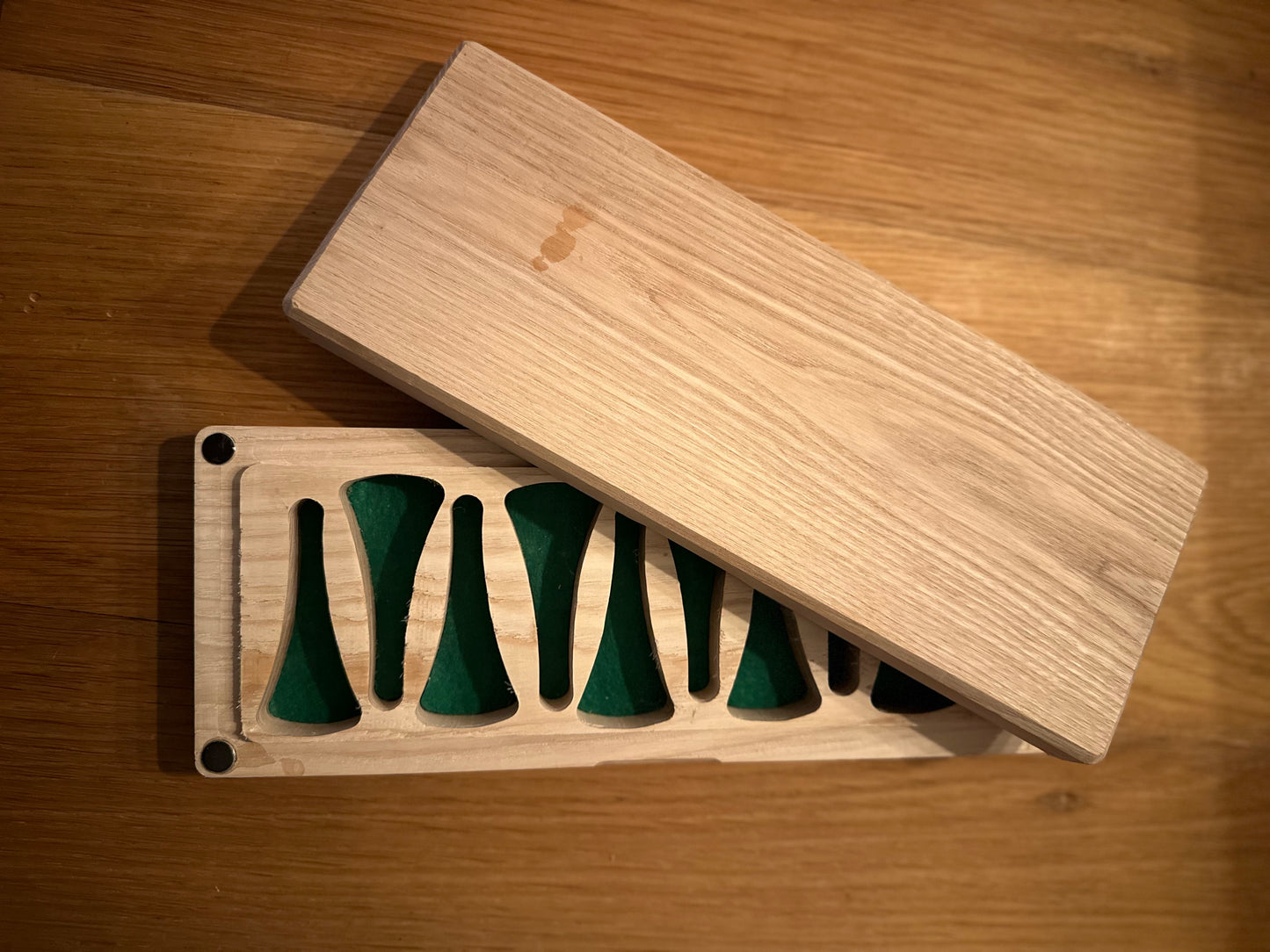 Box for french horn mouthpieces