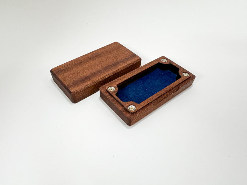 Micro dice box